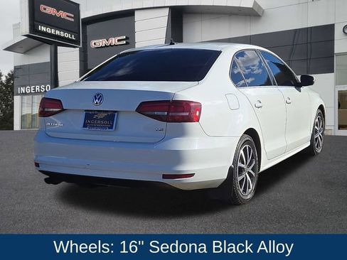 Used 2017 Volkswagen Jetta SE image 8