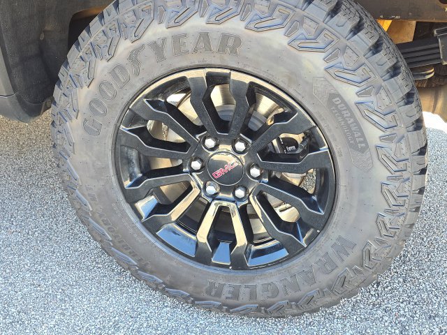 Used 2023 GMC Sierra 1500 AT4X AWD/4WD image 12
