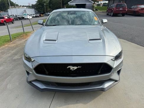 Used 2022 Ford Mustang GT Premium w/ Equipment Group 401A RWD image 3