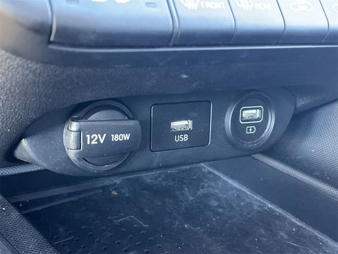 Certified 2023 Hyundai Elantra Limited image 28