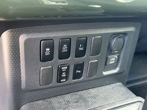 Used 2012 Toyota FJ Cruiser 4WD w/ Upgrade Pkg image 28