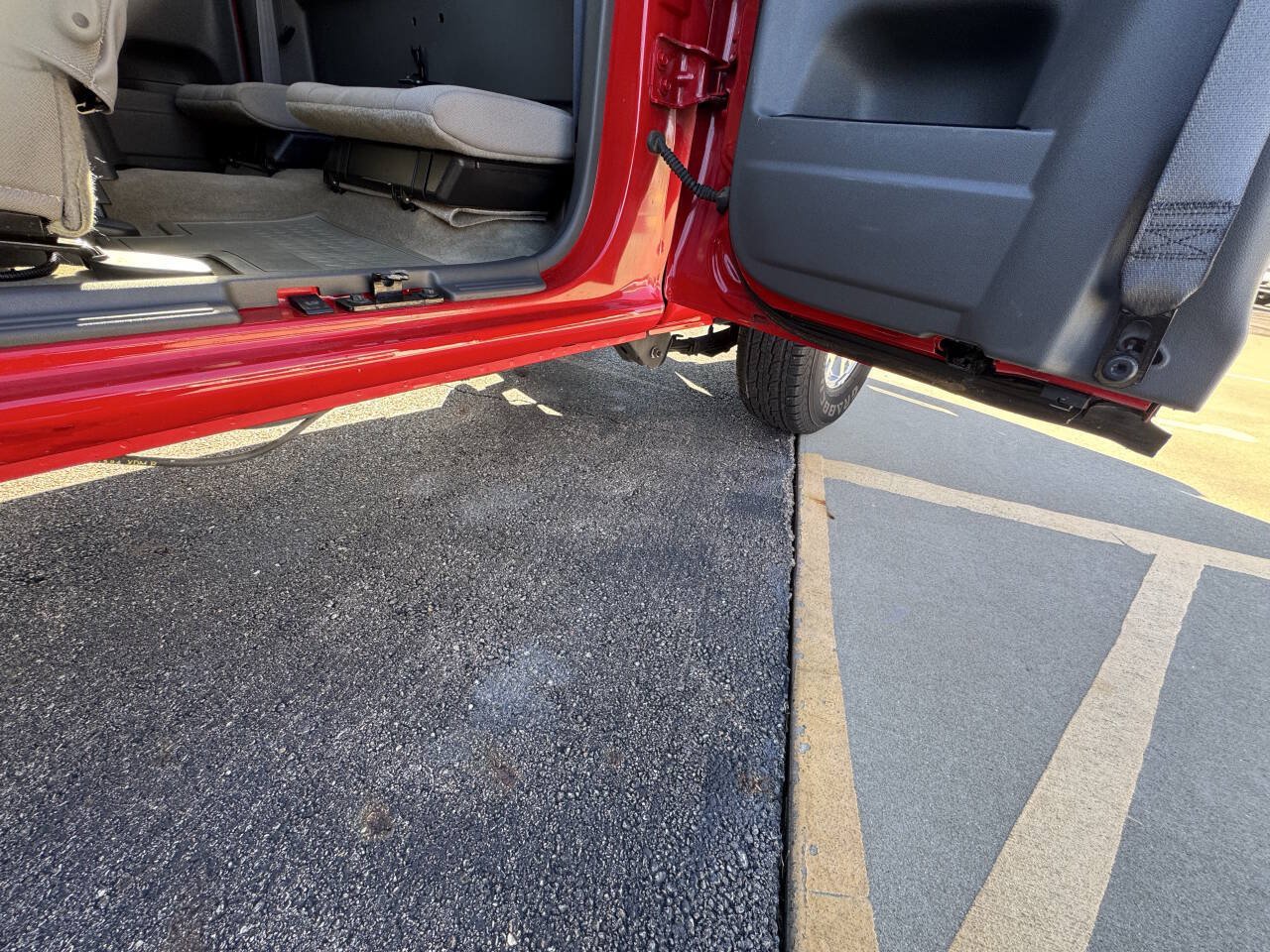Used 2005 Chevrolet Colorado LS RWD image 26