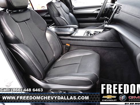 Used 2023 Jeep Wagoneer Series II image 12