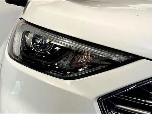 Used 2022 Ford Edge SEL w/ Convenience Package image 28