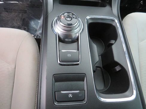 Used 2019 Ford Fusion SE w/ Equipment Group 151A image 24