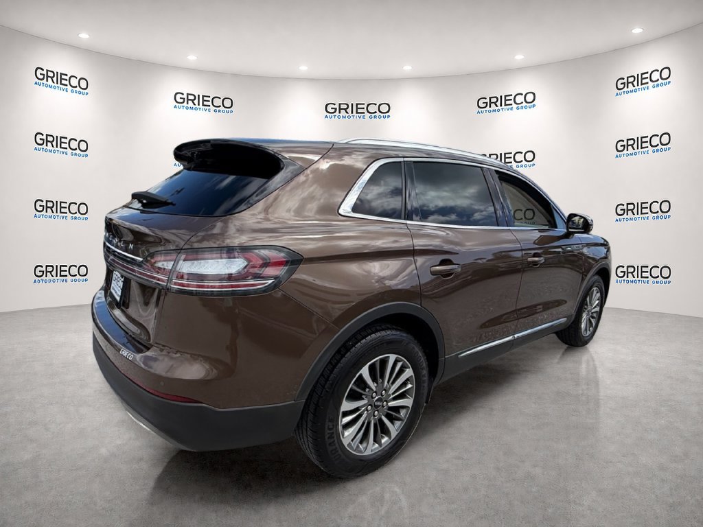 Used 2022 Lincoln Nautilus FWD w/ Premium Package image 7