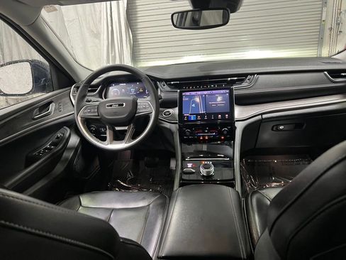 Used 2023 Jeep Grand Cherokee L Limited AWD/4WD image 15