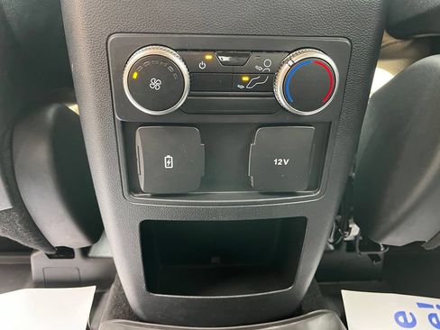 Used 2020 Ford Explorer XLT w/ Equipment Group 202A AWD/4WD image 27