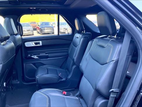 Used 2022 Ford Explorer ST w/ Equipment Group 401A AWD/4WD image 11