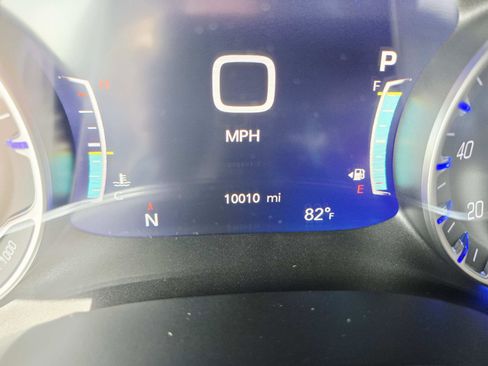 Used 2024 Chrysler Pacifica Limited image 28