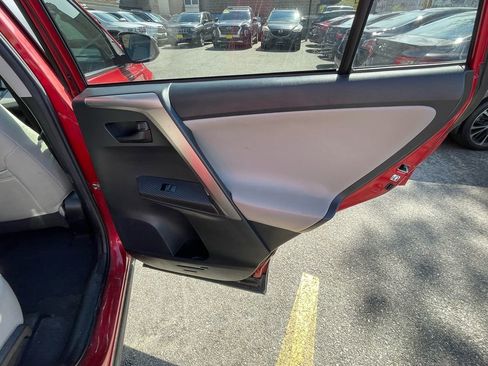 Used 2015 Toyota RAV4 LE image 22