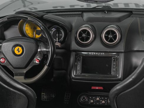 Used 2012 Ferrari California image 26