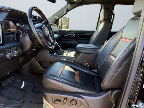 Used 2024 GMC Sierra 2500 AT4 w/ AT4 Preferred Package image 9