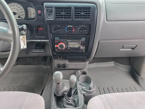 Used 2002 Toyota Tacoma 4x4 Xtracab w/ SR5 Pkg w/ Chrome Pkg image 18
