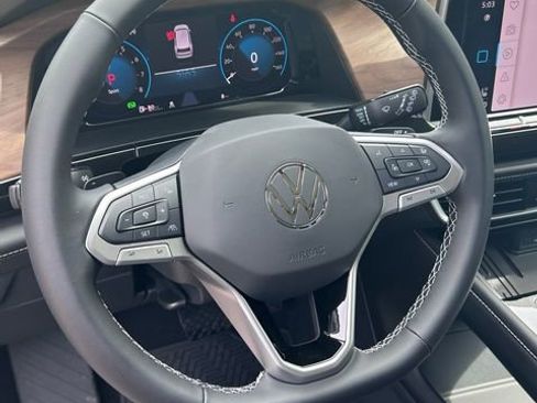 New 2026 Volkswagen Atlas SE FWD image 8