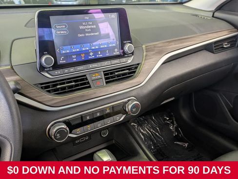 Used 2025 Nissan Altima 2.5 SV FWD image 15