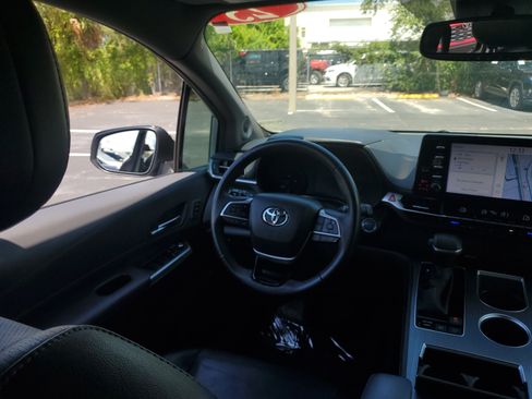 Certified 2023 Toyota Sienna XSE FWD image 18