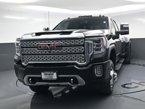 Certified 2022 GMC Sierra 3500 Denali image 11