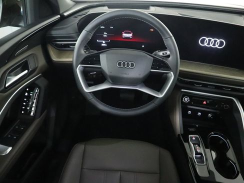 Used 2025 Audi Q5 Premium Plus w/ Premium Plus image 11