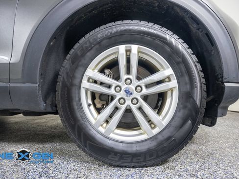 Used 2020 Ford Explorer XLT w/ Equipment Group 202A AWD/4WD image 47