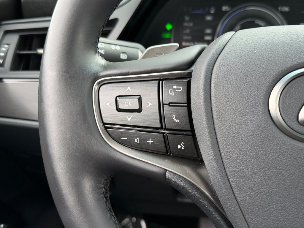 Certified 2025 Lexus ES 300h w/ Premium Package FWD image 19
