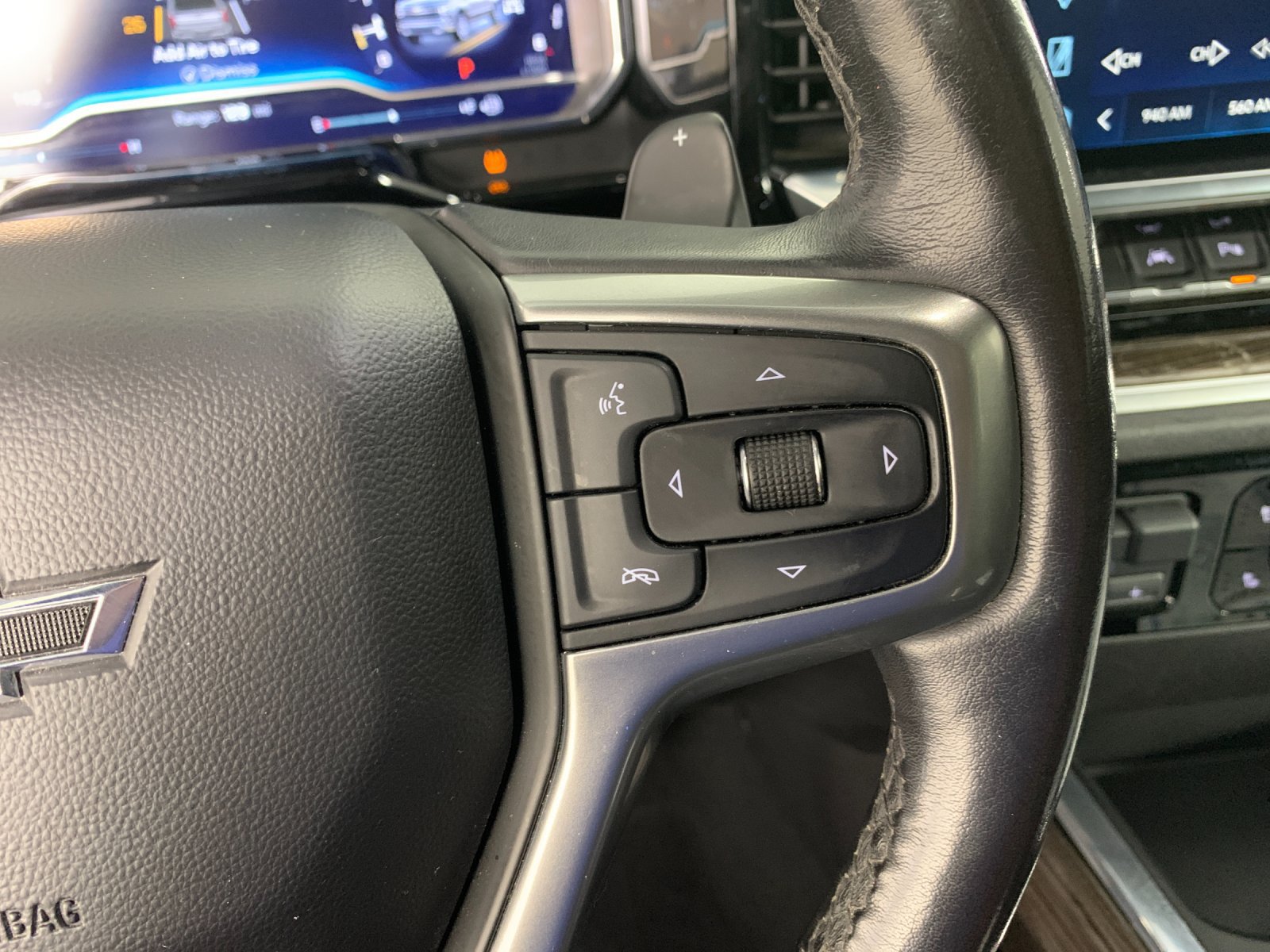 Used 2022 Chevrolet Silverado 1500 RST w/ Convenience Package II AWD/4WD image 19