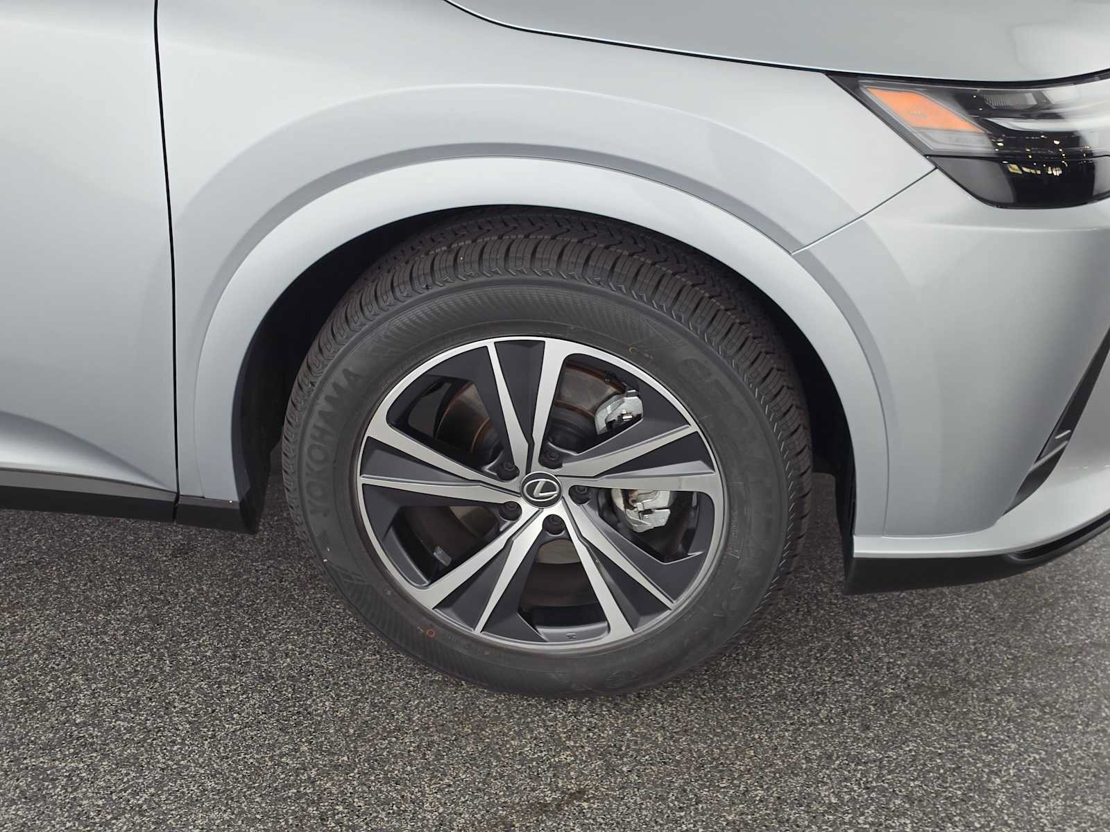 Used 2023 Lexus RX 350 Premium w/ Accessory Package (Z1) FWD image 9