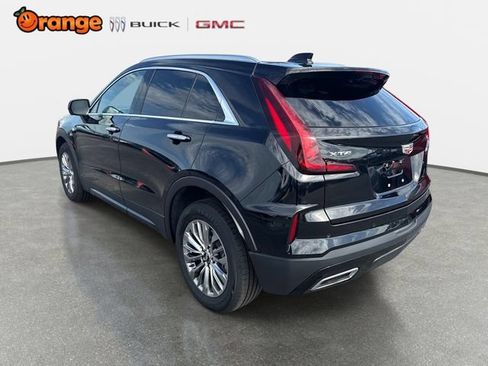 Used 2025 Cadillac XT4 Premium Luxury FWD image 5