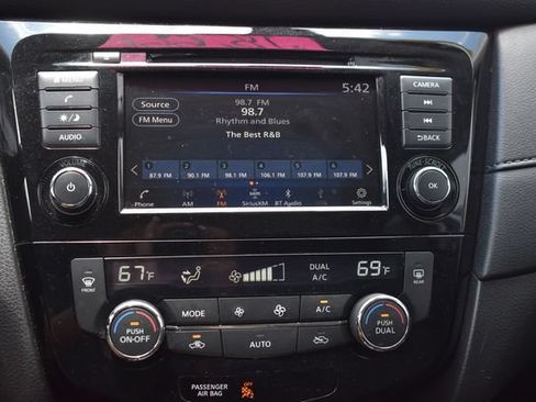 Used 2020 Nissan Rogue SV AWD/4WD image 32