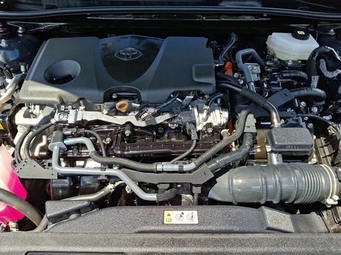 Used 2025 Toyota Camry SE FWD image 27
