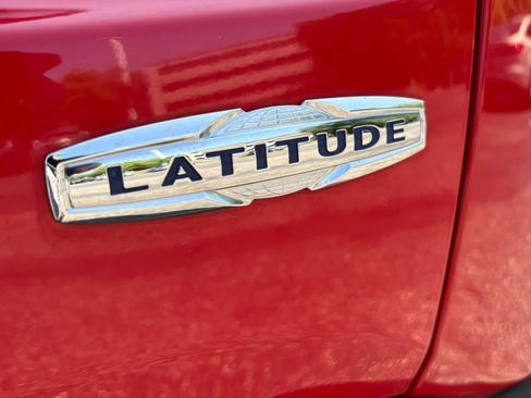 Used 2017 Jeep Renegade Latitude w/ Popular Equipment Group AWD/4WD image 30