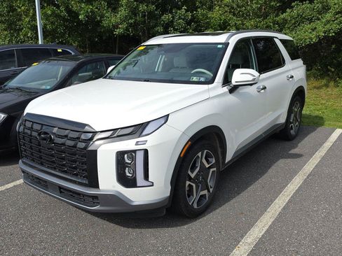 Used 2023 Hyundai Palisade Limited AWD/4WD image 3