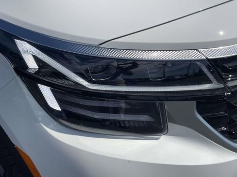 Used 2025 Kia Seltos SX image 9