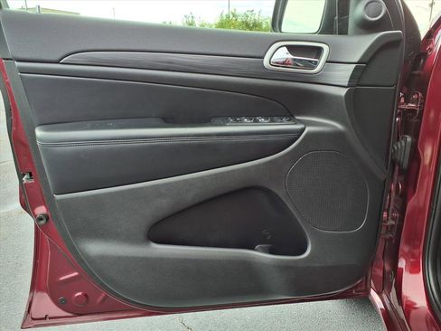 Used 2021 Jeep Grand Cherokee Laredo X image 4