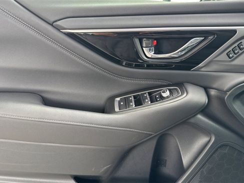 Used 2025 Subaru Outback Limited image 15