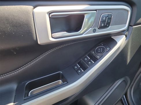 Used 2021 Ford Explorer Limited w/ Equipment Group 301A image 17
