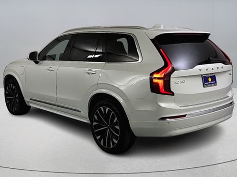 New 2026 Volvo XC90 T8 Ultra w/ Protection Package Premier AWD/4WD image 6