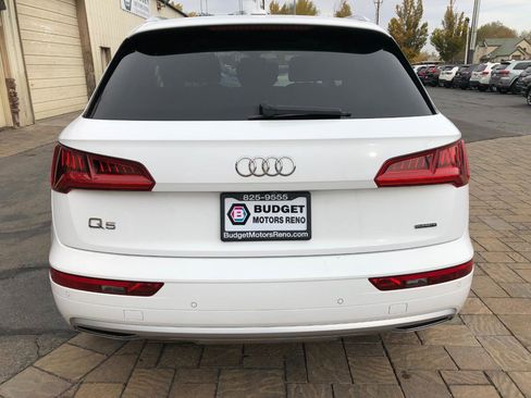 Used 2020 Audi Q5 2.0T Premium w/ Convenience Package image 3
