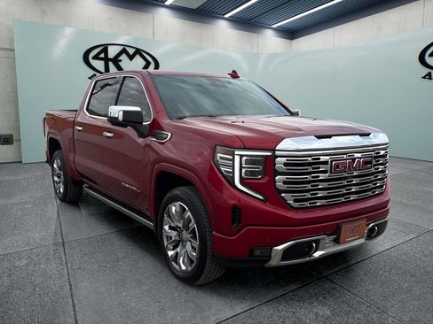 Used 2023 GMC Sierra 1500 Denali w/ Denali Reserve Package AWD/4WD image 1