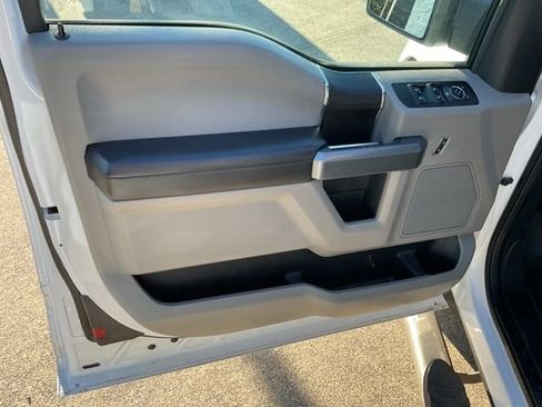 Used 2018 Ford F150 XLT image 18