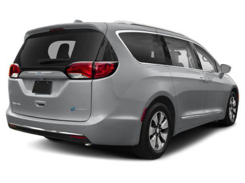Used 2019 Chrysler Pacifica Limited w/ Advanced Safetytec Group FWD image 5