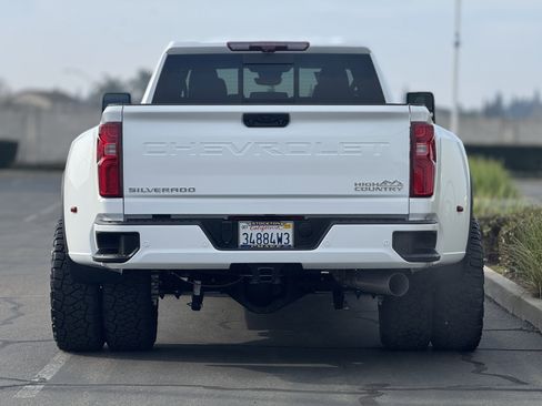 Used 2024 Chevrolet Silverado 3500 High Country w/ Technology Package image 6