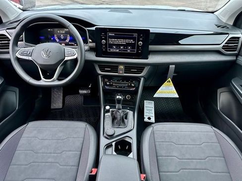 New 2026 Volkswagen Taos SE AWD/4WD image 17