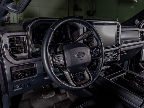 Used 2025 Ford F350 Platinum w/ FX4 Off-Road Package image 16