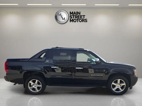 Used 2013 Chevrolet Avalanche LT w/ All-Star Edition image 6