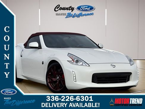 Used 2017 Nissan 370Z Touring Sport image 1