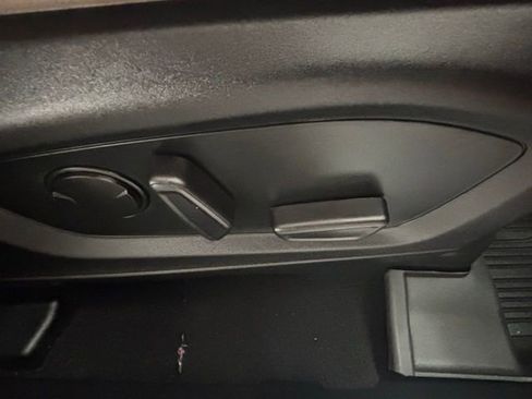 Used 2024 Ford Explorer Limited w/ Limited Technology Package image 23