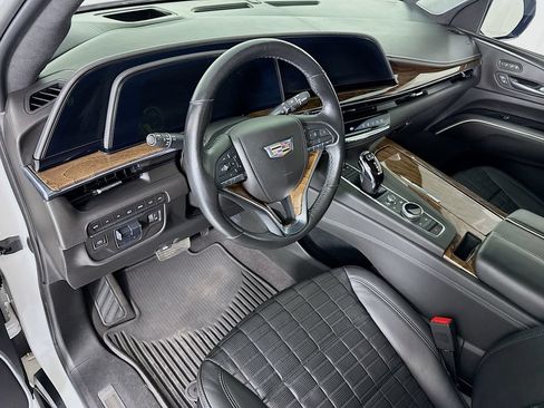 Used 2021 Cadillac Escalade Sport Platinum w/ LPO, ONYX Package AWD/4WD image 9