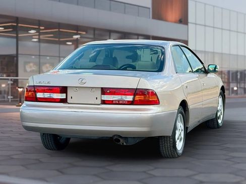 Used 2000 Lexus ES 330 image 10