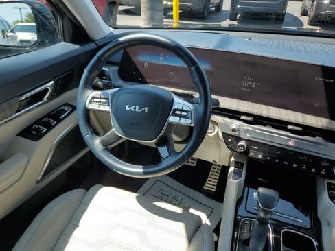 Used 2024 Kia Telluride SX Prestige AWD/4WD image 19